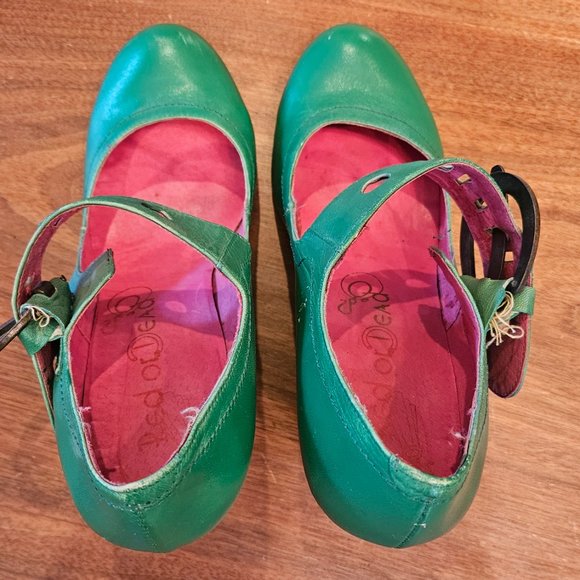 Red or Dead Green round toe Mary Jane heels size 41 - Picture 6 of 11